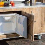 Aussenküche Country - Innenausbau Kühlschrank