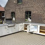 Zweiteilige Gartenküche Country mit Napoleon Grill, Boiler, Kühlschrank und 2er Gas-Kochfeld