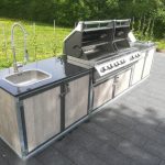 Gartenküche Iron in Weiß mit Napoleon Gasgrill Bi Pro 825