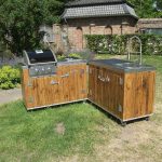 Kochinsel mit Grill und Mischbrause